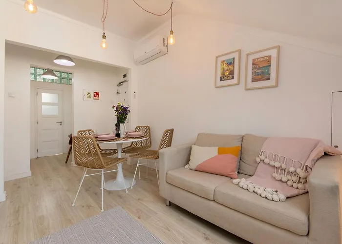 New Bright&Cozy Apartment in Graça